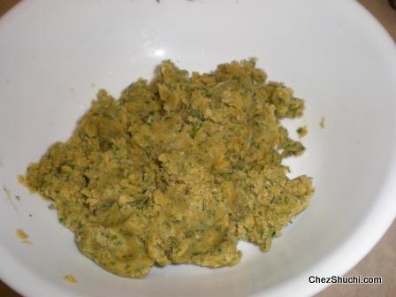 methi mathri dough